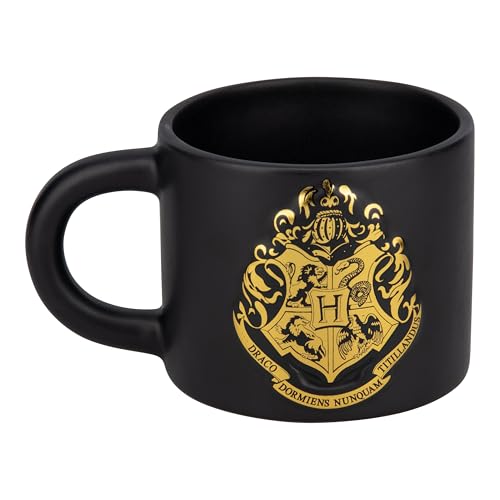 Paladone Hogwarts Wappen geprägte Tasse, schwarze & goldene Folie offiziell lizenzierte Harry Potter 400ml große Kaffeetasse für Tee & heiße Schokolade, Merchandise & Geschenke für Fans von Paladone