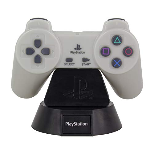Paladone Playstation Controller LED-Licht | Sammlerbares Nachtlicht für Schlafzimmer, Büro & Zuhause | Popkultur-Icon Beleuchtung, Grau, PP5221PS Paladone Playstation Controller LED-Licht | Sammlerbares Nachtlicht für Schlafzimmer, Büro & Zuhause | Popkultur-Icon Beleuchtung, Grau, PP5221PS von Paladone
