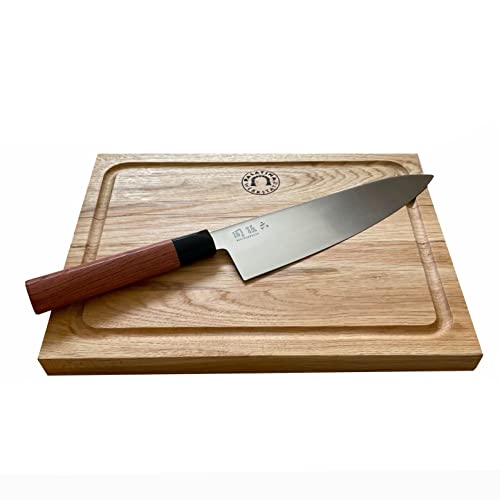 KAI Seki Magoroku Red Wood Griff, Kochmesser mit 20 cm Edelstahlklinge + 30x22 cm Eichenbrett mit Saftrille von Palatina Werkstatt