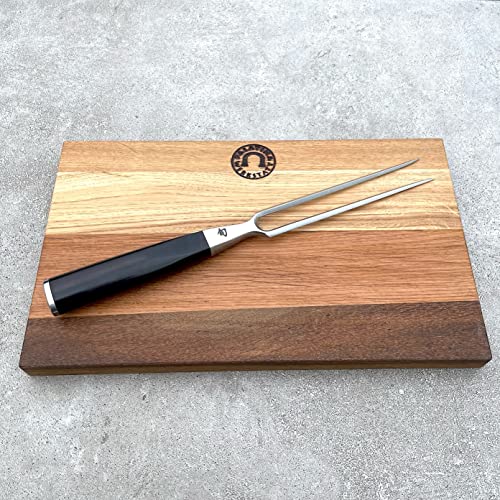KAI Shun Classic Fleischgabel Grillgabel, DM-0709 + handgefertigtes Fassholzbrett 30x18 cm KAI Shun Classic Fleischgabel Grillgabel, DM-0709 + handgefertigtes Fassholzbrett 30x18 cm von Palatina Werkstatt
