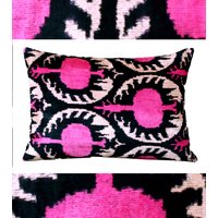 Samt Ikat Kissen Granatapfel, Hot Pink Dekokissen, Pink Kissen, Schwarz Und Rosa Kissen, Pink Samtkissen, Pink Kissenbezug von PammDesign