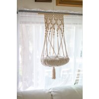Handgefertigte Makramee Kitty Hängematte Mit Overstuffed Kissen - Kuscheliges Katzengeschenk, Wand- Oder Deckenbehang von PamperedDragonDesign