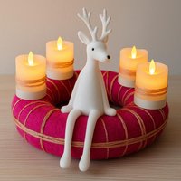 Moderner Adventskranz Led Timer Kerzen, Handgemacht Weihnachtsdeko Pink, Deko Hirsch Beflockt - Geschenkidee Weihnachten 40cm von Pamplex
