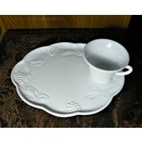 Kolonie Ernte-Verkleidungs-Trauben-Milch-Glas Snack-Set Kolonie Ernte-Verkleidungs-Trauben-Milch-Glas Snack-Set von PamsTreasureBox