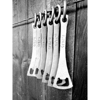 Handgeschmiedete Bierflaschen Öffner. Groomsmen Geschenk, Trauzeuge Geschenk. Vatertag. Personalisiertes Weihnachtsgeschenk Handgeschmiedete Bierflaschen Öffner. Groomsmen Geschenk, Trauzeuge Geschenk. Vatertag. Personalisiertes Weihnachtsgeschenk von PanPanak