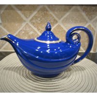 Vintage Hall Aladdin Kobalt-Blau Keramik Teekanne Mit Goldrand von PanVintageAttic