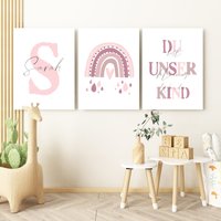 Regenbogen Poster Set Mit Name Deko Für Kinderzimmer Babyzimmer Mädchen Und Junge Wandbild Baby/Kinder Wanddeko 3-Er Bilder Geschenk Taufe von Pandawal