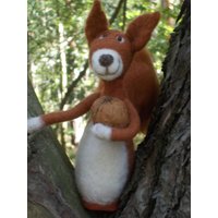 Eichhörnchen Aus Filz Eierwärmer Baumdeko Tischdeko Herbst von PanniBerlin