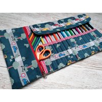 Versandfertig Stifterolle/Stiftemäppchen Autos Blau von PantufaDE
