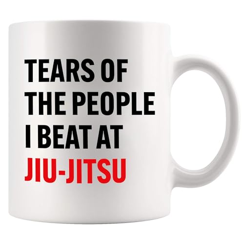 Panvola Keramiktasse mit Aufschrift "Tears Of The People I Beat At Jiu-Jitsu", Geschenk für Jiujitsu-Trainer, lustig, sarkastisch, 325 ml, Weiß Panvola Keramiktasse mit Aufschrift "Tears Of The People I Beat At Jiu-Jitsu", Geschenk für Jiujitsu-Trainer, lustig, sarkastisch, 325 ml, Weiß von Panvola