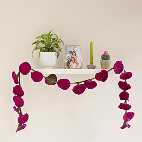 Paper High Handcrafted Felt Flower Garland | 160cm Long with 20 Flowers | Hand Felted Hanging Decoration | Garden Garlands and Bunting Alternative | Mantelpiece Display (Purple) von Paper High