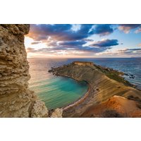 Papermoon Fototapete "GNEJNA BUCHT-MALTA STRAND KLIPPEN KÜSTE BLUMEN GEBIRGE" von Papermoon