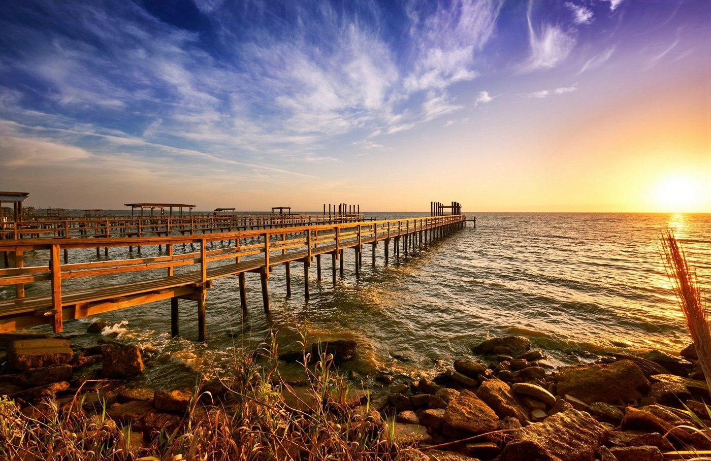 Papermoon Fototapete HOLZ-BRÜCKE-TEXAS PIER STEG MEER SEE STRAND SONNE BUCHT von Papermoon