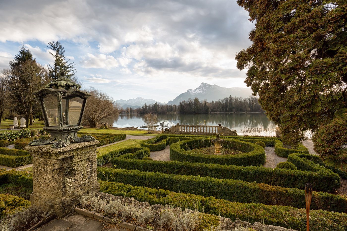 Papermoon Fototapete VLIES-Tapete Premium "Garten", Kleister KOSTENLOS, reduziert, 3D-Effekt, restlos trocken abziehbar, (3455), Wandtapete Bild Dekoration Wand-Dekor Motiv Tapete Poster von Papermoon