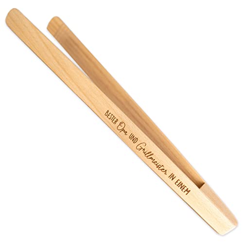 Papierdrachen Grillzange aus Holz zum Vatertag - außergewöhnliches Vatertagsgeschenk - mit Gravur "Bester Opa und Grillmeister in Einem" - Set 02 von Papierdrachen