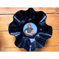 Schüssel Aus Vinyl Langspielplatte, Lp, Mit Bild Des Musikers von Papierkater