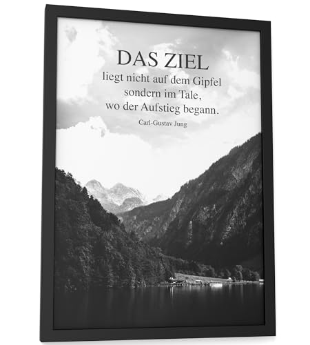 Papierschmiede® Bilder Home Kunstdruck A4 (21x30 cm) Spruch Poster Zuhause Schrift Bild Wanddeko in schwarz weiß, Sprüche für Wohnzimmer Büro Küche, Berg - Das Ziel liegt nicht auf dem Gipfel... von Papierschmiede