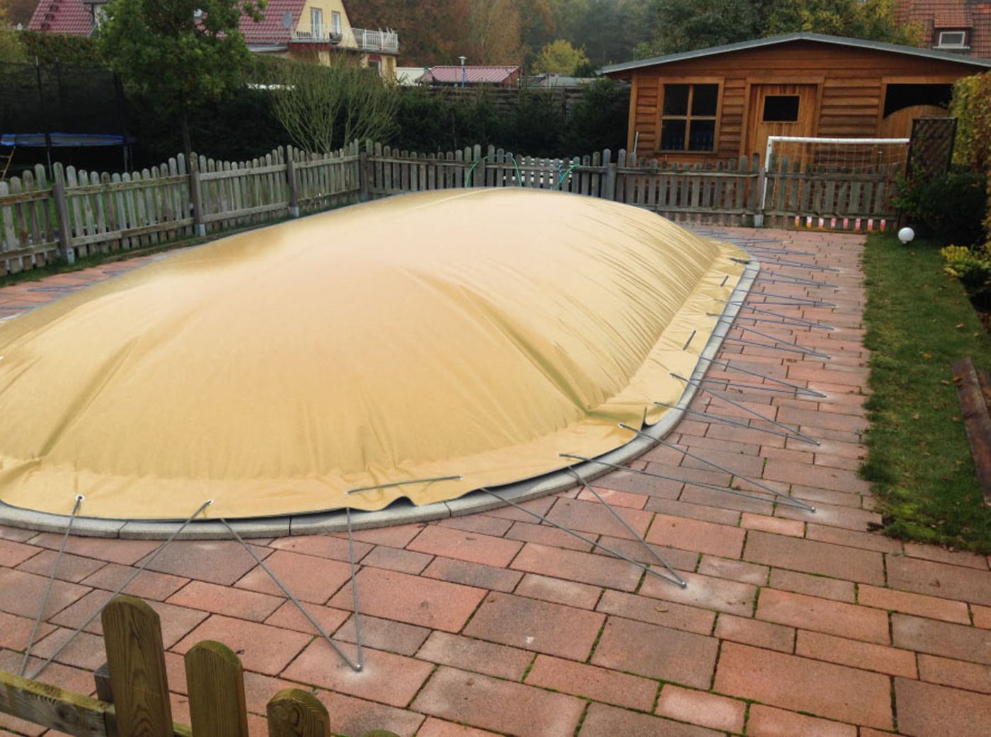 Paradies Pool Pool-Abdeckplane, Aufblasbare Abdeckplane AirCover" achtform 4,60 x 7,25m sand" von Paradies Pool