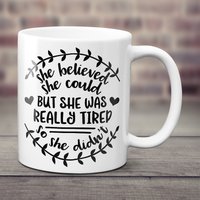Müde Mutter Tasse - Geschenk Für Erschöpfte Mütter von ParadiseGiftMugs