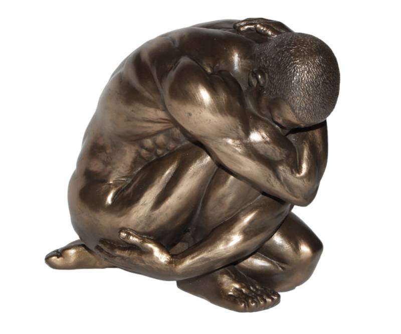 Deko Figur Body Talk Kollektion Nackter Mann kniend H 15 cm Bodybuilder Arme umschlungen Skulptur von Parastone