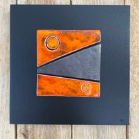 Handgefertigte Keramikfliese Mid-Century Modern Abstrakte Landschaftsgrafik | 20 X 20 cm Handgefertigte Keramikfliese Mid-Century Modern Abstrakte Landschaftsgrafik | 20 X 20 cm von ParkCeramicsandGifts