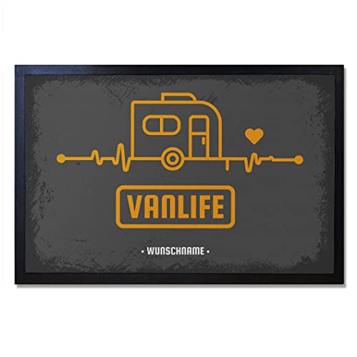 Partycards Auffallende, lustige Fußmatte mit Wunschnamen – Geschenk zum Einzug – Hochzeitsgeschenk – Für Boot Wohnwagen Wohnmobile Fußmatte Vanlife (mit Gummirand, 60 x 40cm) von Partycards