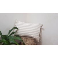 Gestreifte Beige Und Weiß Kissenbezug - Umschlag Verschluss Natur Bio Weichierte Bettwäsche Verschiedene Größen Customized von PastelLinen