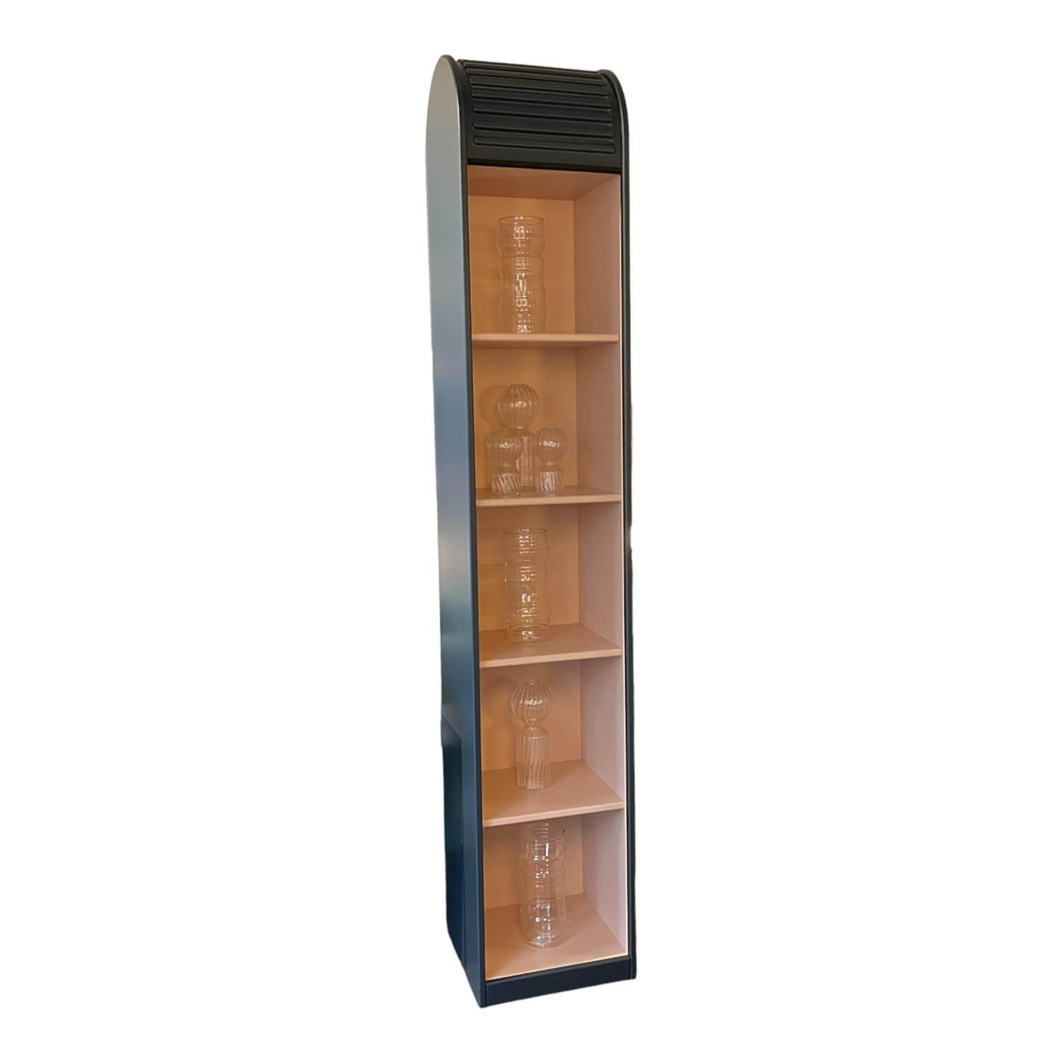 Schmaler Schrank Cabinet A´Dammer Duotone Storm Blossom mit Rolladentür Schmaler Schrank Cabinet A´Dammer Duotone Storm Blossom mit Rolladentür von Pastoe