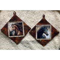 1 Paar Topflappen "Pferd" Rappe Und Brauner von Patchworkstuebchen
