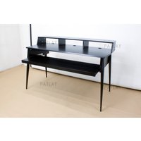 Schwarz Esche Furnierter Klavierschubladen Schreibtisch Mit Monitorständer Und Holz Beinen, Custom Studio von PatlayCrafts