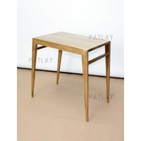 Tea Party Tisch, Custom Holzmöbel, Eiche Massivholz von PatlayCrafts