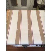 Motiv Vintage Tapete Streifen Punkte Tan Plum von PatrickStreet