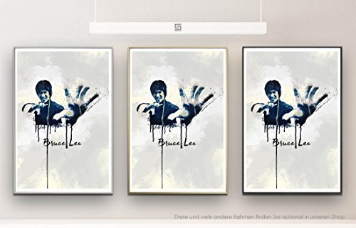 Bruce Lee 90x60cm auf Masterclass Metallic Pearl High Gloss Photo Paper inklusive Aluminium Wechselrahmen schwarz mit Glas und Rückwand fertig gerahmt von Paul Sinus Art