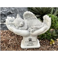Personalized Cat Angel Tribute Statue Resting in Peace God's Hands, Pet Memorial Grave Marker Stone -Customizable Name & Date von PaulTarkMods