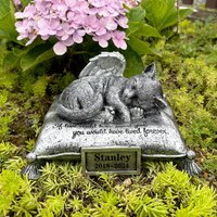 Personalized Resin Pet Cremation Urn For Cat, Custom Cat Ashes Urns, Memorial Keepsake Gift, Engraved With Name & Date von PaulTarkMods