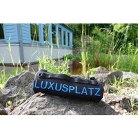 Bestickte Outdoor Hundedecke To Go Leicht, Kompakt Für Unterwegs/Auf Reisen, Zusammenrollbar, Wasserabweisend, Schmutzabweisend, Waschbar von PaulisaManufaktur