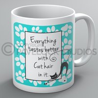 Alles Geschmacksrichtungen Besser Mit Katzenhaaren in Ihm Becher Tassen Katzen Kätzchen Lustig Niedlich von PavelockStudiosLtd