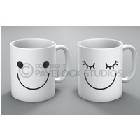 Mr & Mrs Tassen Set Smiley Gesicht Paar Seine Sie Valentinstag Jahrestag Geschenk von PavelockStudiosLtd