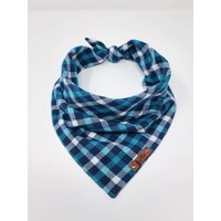 Hundehalstuch "Blaine" Blau-Weiß Karierte Baumwolle Hund Oder Katze Halsschmuck Im Boho Stil." von PawsificPine