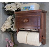 Doppelrollen-Toilettenpapierhalter Aus Rotem Mahagoni Mit Unterschrank von PdiamondJRanch
