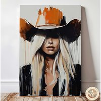Abstract Cowgirl Wall Art - Modern Western Canvas With Blonde Woman in Cowboy Hat, Rustic Farmhouse Style For Unique Decor Framed 134 Abstract Cowgirl Wall Art - Modern Western Canvas With Blonde Woman in Cowboy Hat, Rustic Farmhouse Style For Unique Decor Framed 134 von PeacefulPrintForYou
