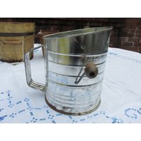 Mehlsieb - Bromwell's 5 Cup Sifter Vintage von PeddlersCaravan