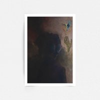 Dunkle Figur Mit Kolibri, Hand Fängt Einen Dark Art Atmosphäre, Poster Fine von PedroMaximoArtwork