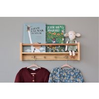 Kinderzimmer Garderobe, Bücherregal, Wandgarderobe, Holz Bücherregal von PelitDesign
