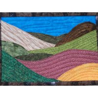 Gequiltet Landschaft Wandbehang von Penelopesquilts