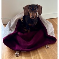 Hundehöhle Für Unterwegs - Personalisierbar | Polarfleece Und Breitcord Hundekissen, Hundebett, Kuschelsack, Hundedecke von PennyAndStitch04