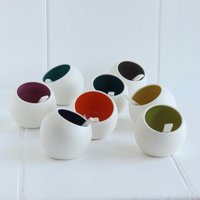 Handgefertigtes Porzellan Salz Schweinchen Mit Keramik Löffel Handgefertigtes Porzellan Salz Schweinchen Mit Keramik Löffel von PennySpoonerCeramics