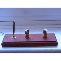 Visitenkartenhalter & Stifttrichter von PensClocksandCards