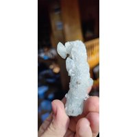 Doppelt Terminierte Apophyllitkristalle in Chalcedonstalaktit von PentagonitA