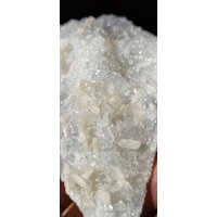 stylbit in Der Glänzenden Mikro-Apophylite-Matrix von PentagonitA